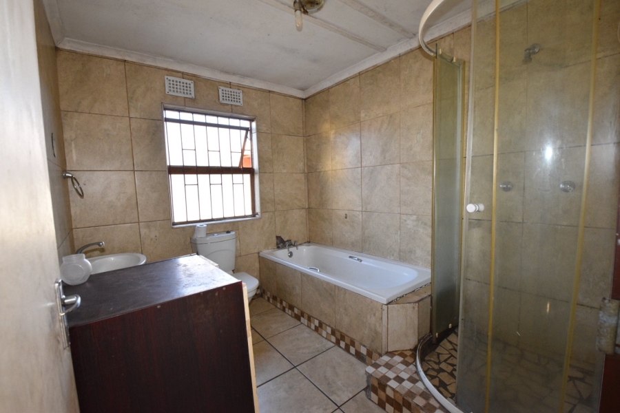 6 Bedroom Property for Sale in Norwood Western Cape